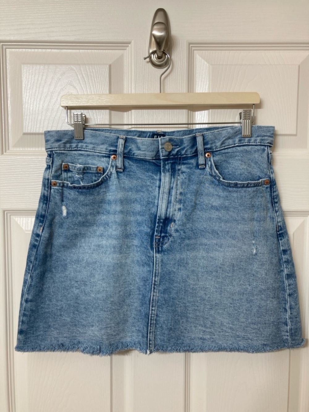 GAP Women's Light Wash High Rise Distressed Mini Denim Skirt 10 Coastal Cowgirl - Picture 1 of 6